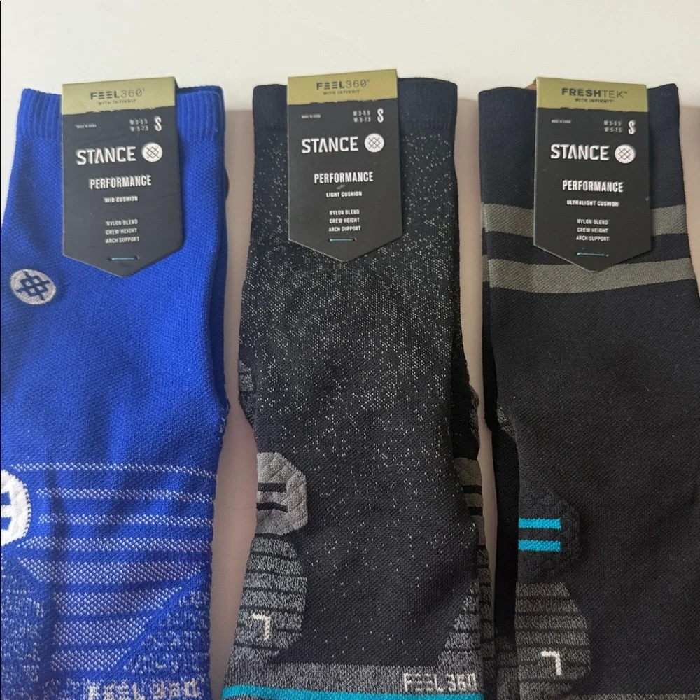 Stance Assortment of 4 Pairs of Performance Crew Socks Size Small